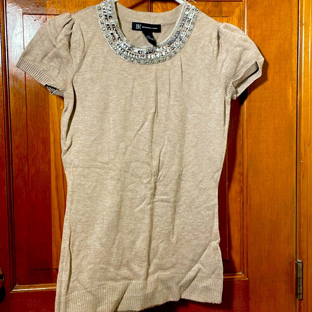 Beige women’s sequined T-shirt, ruched sleeves. Like new